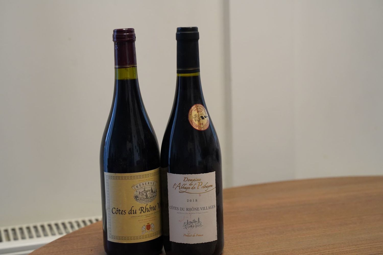 burgundiški vyno buteliai