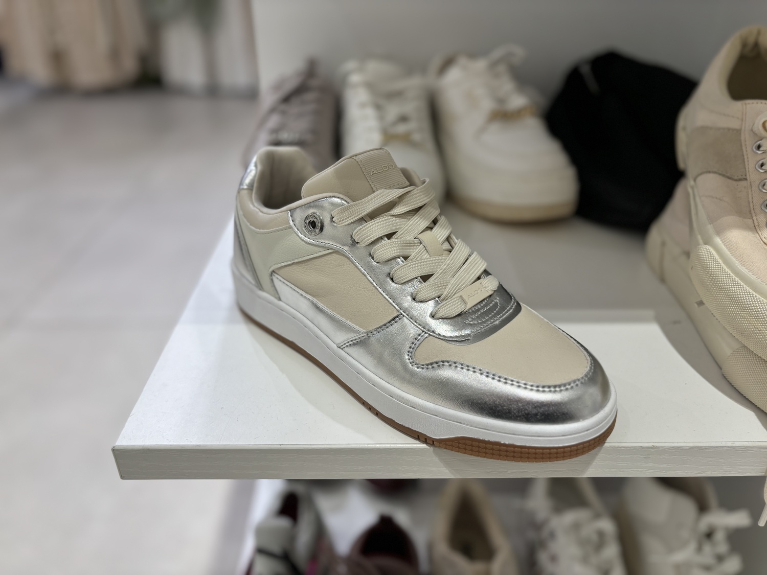moteriški metallic spalvos batai