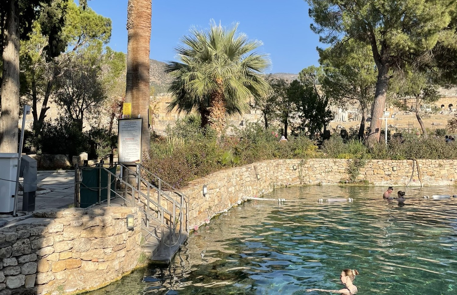 Kleopatros_baseinas_Pamukaleje