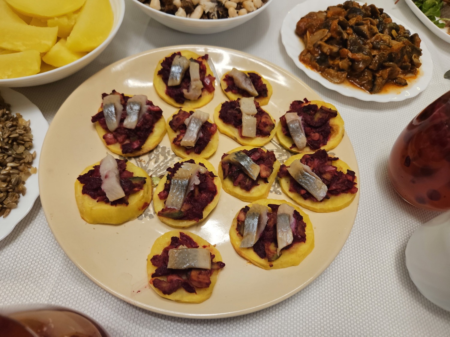 Sumuštiniai su burokėliais ir silke