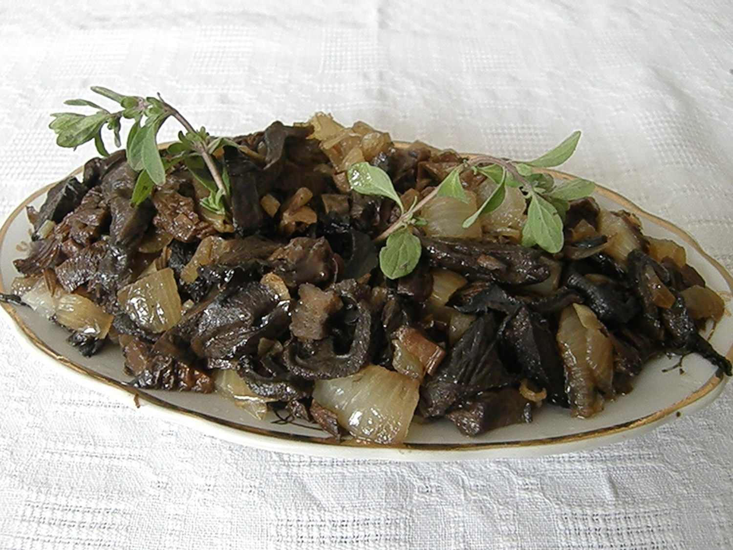 Silkė su grybais