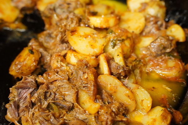 kiaulienos nugarinė su bulvėmis