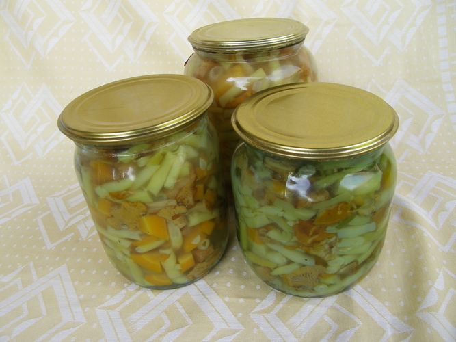 Marinuotos šparaginės pupelės su grybais