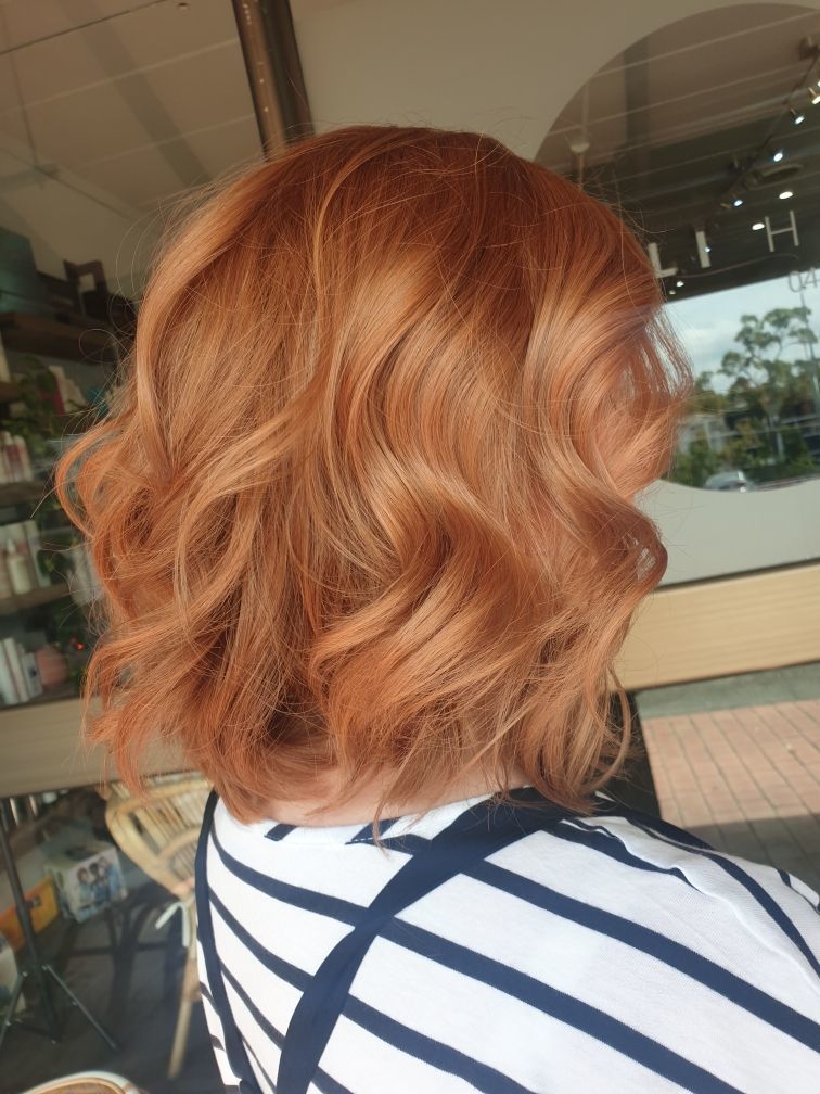 Gintaro atspalvio plaukų dažymas