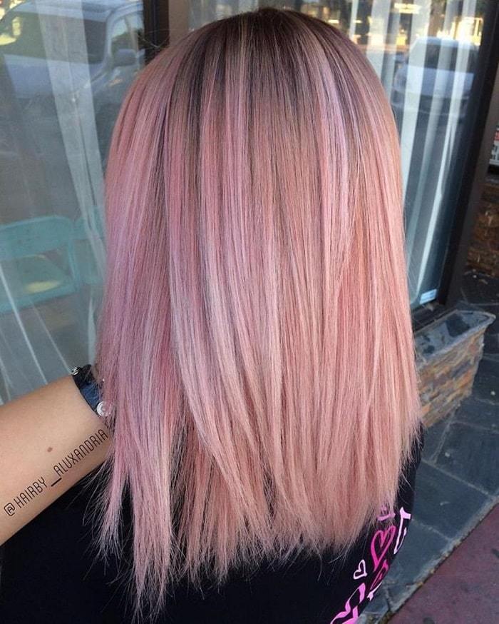 Rožinio atspalvis madingi plaukų dažymai